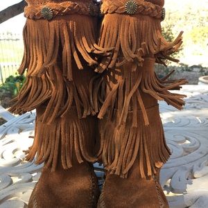 Minnetonka youth 2652 fringe suede sz 1 boot EUC